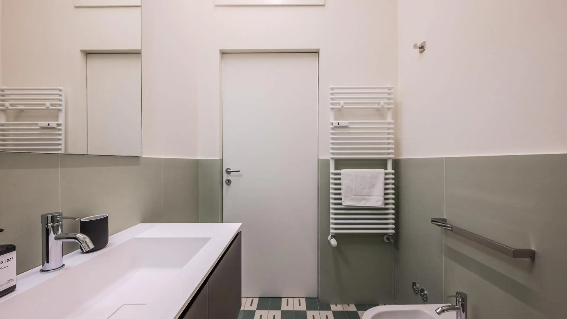 Spacious Apartment In Central Milan Next To Metro