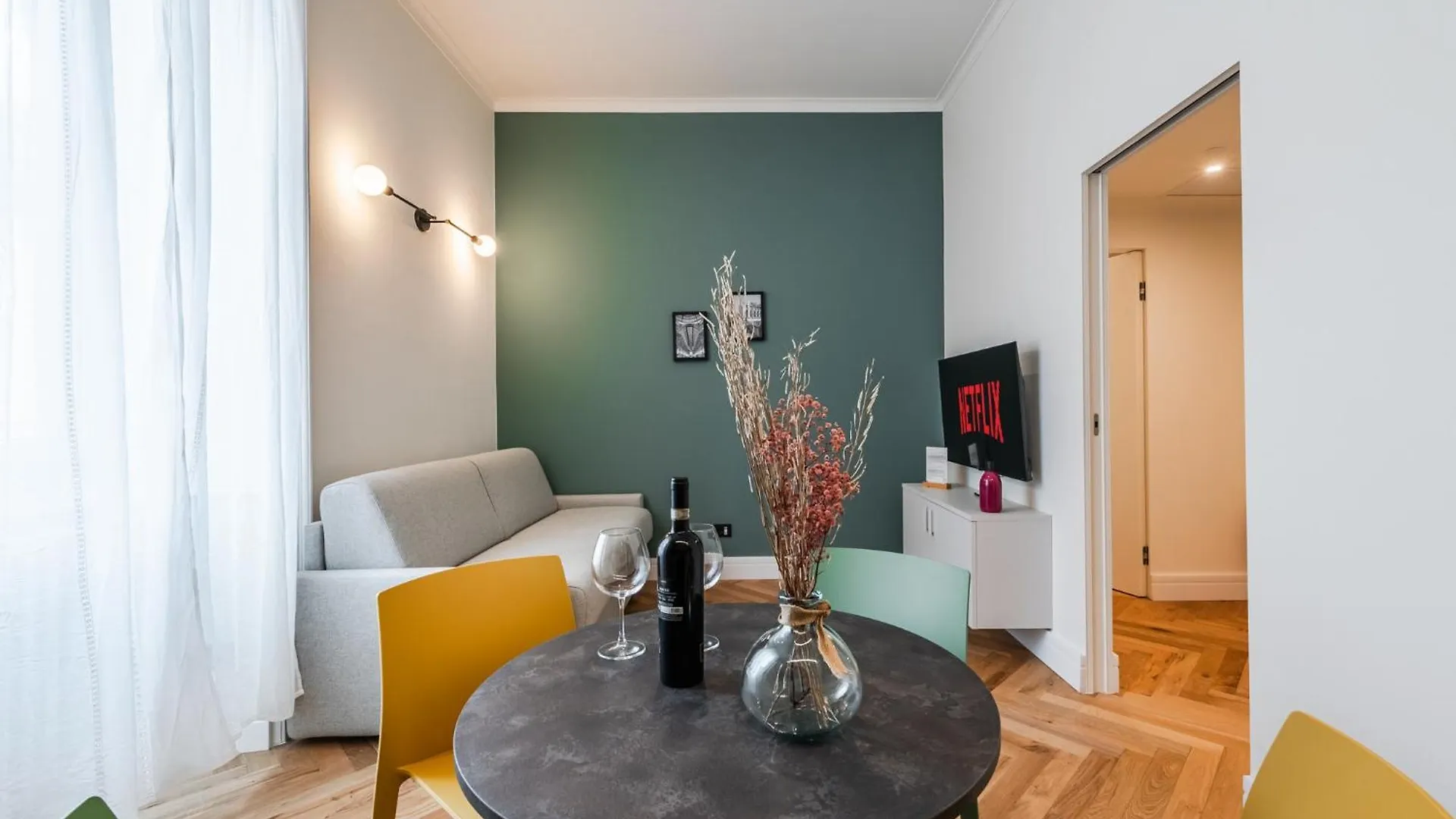 Spacious Apartment In Central Milan Next To Metro