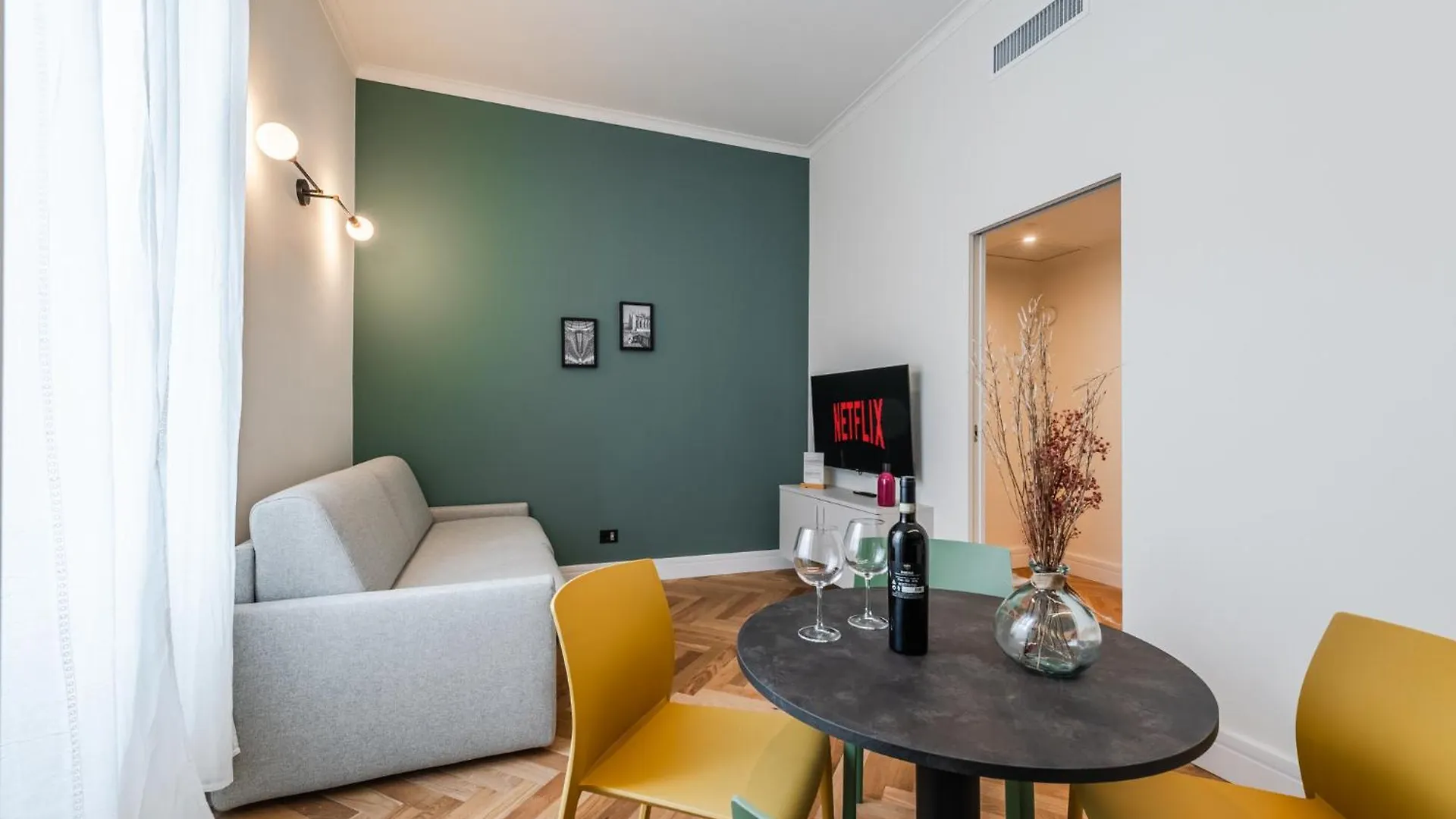 Spacious Apartment In Central Milan Next To Metro